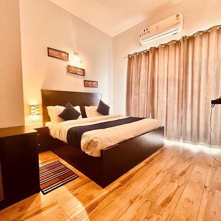 Pearl Grand Boutique Cottage In Omaxe Anandam Vrindavan - #Premium Ac Rooms With Balcony #Big Parking #Lift #Garden #Peaceful Area #Near Prem Mandir #Property Of The Year #Most Awarded Exterior foto