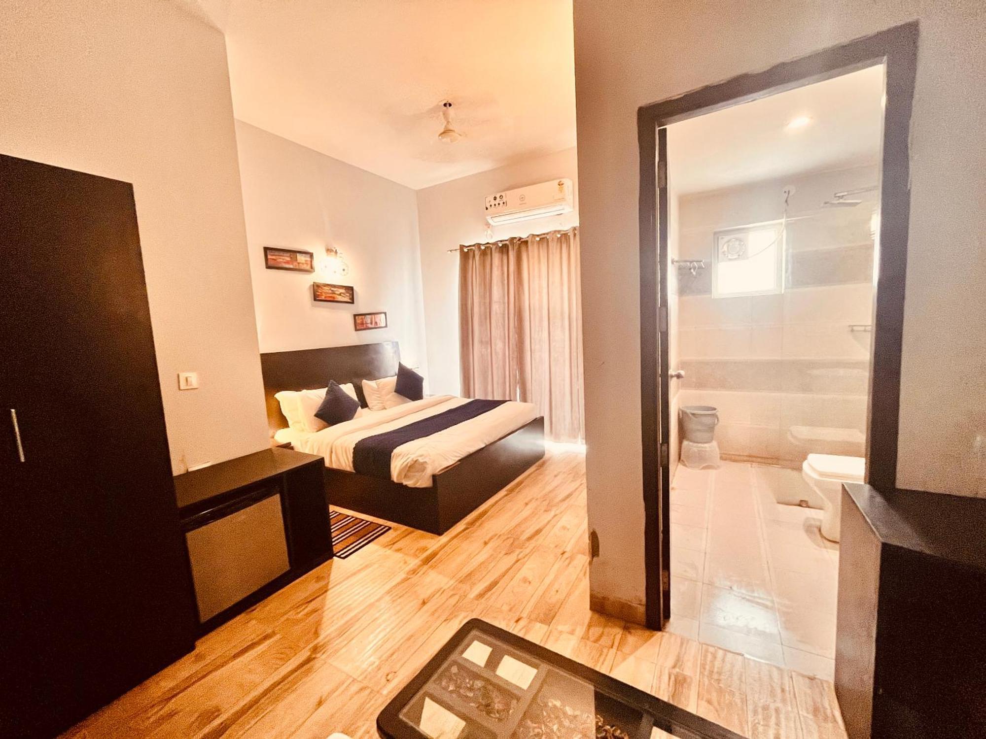 Pearl Grand Boutique Cottage In Omaxe Anandam Vrindavan - #Premium Ac Rooms With Balcony #Big Parking #Lift #Garden #Peaceful Area #Near Prem Mandir #Property Of The Year #Most Awarded Exterior foto