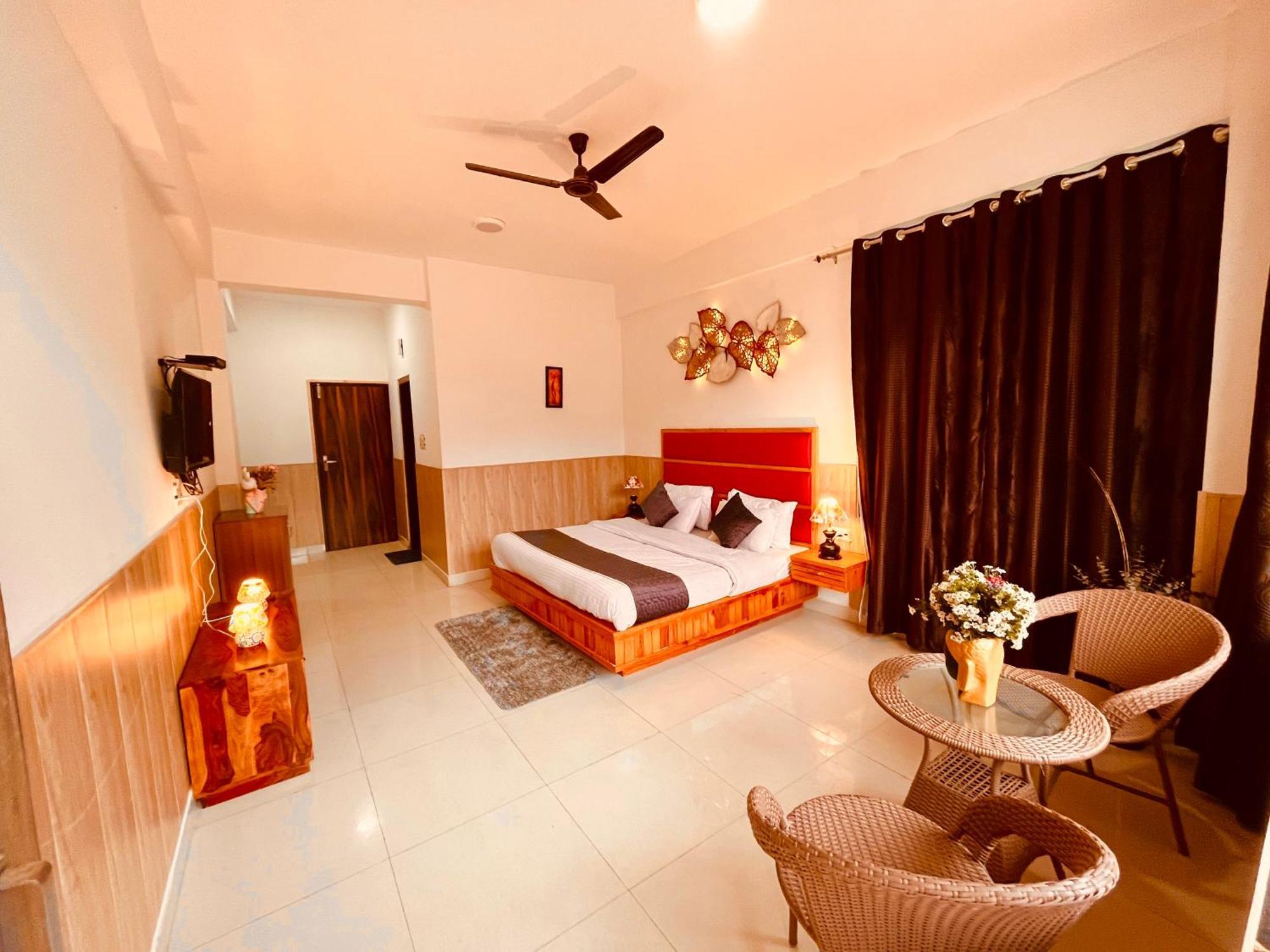 Pearl Grand Boutique Cottage In Omaxe Anandam Vrindavan - #Premium Ac Rooms With Balcony #Big Parking #Lift #Garden #Peaceful Area #Near Prem Mandir #Property Of The Year #Most Awarded Exterior foto