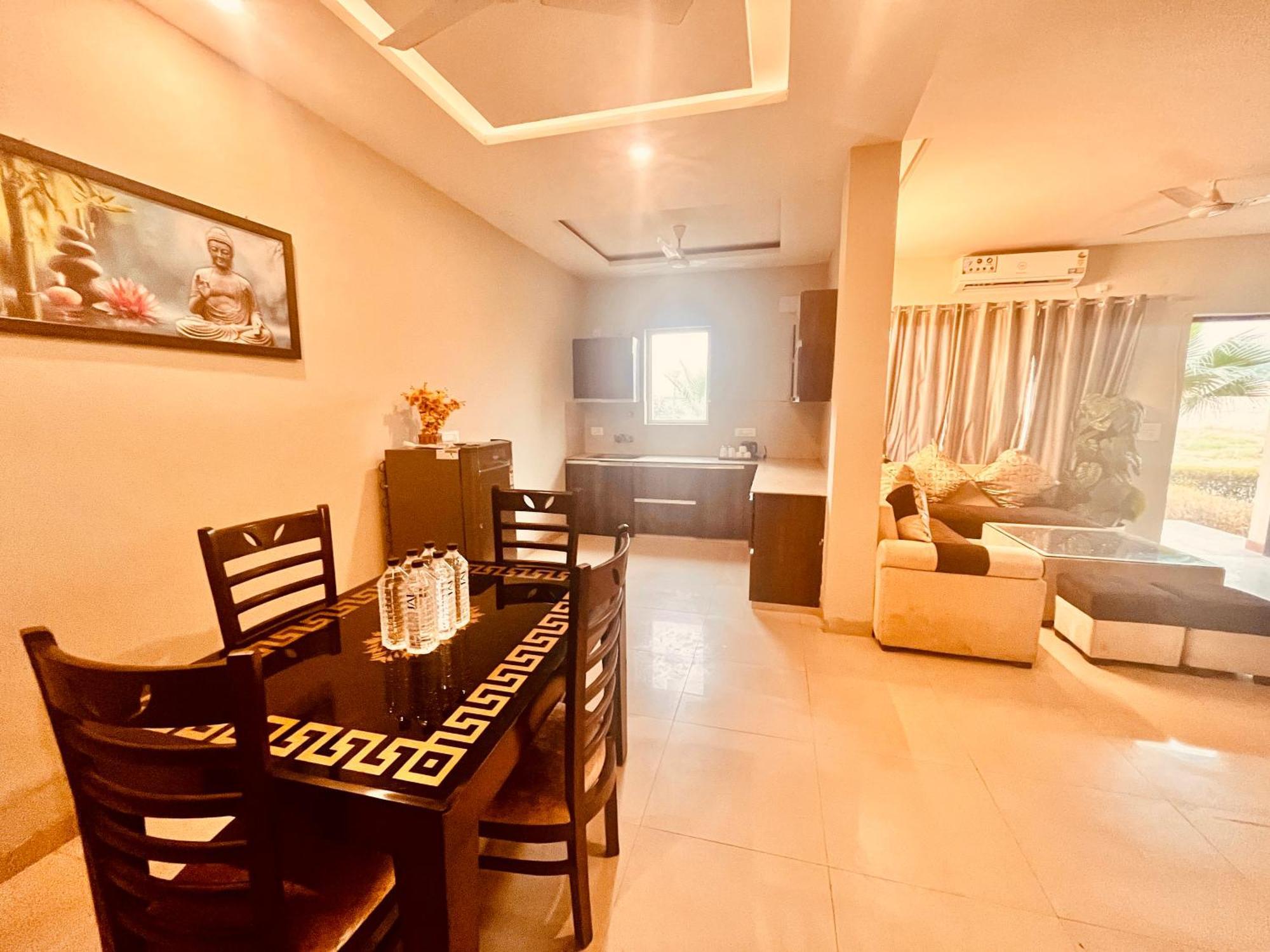 Pearl Grand Boutique Cottage In Omaxe Anandam Vrindavan - #Premium Ac Rooms With Balcony #Big Parking #Lift #Garden #Peaceful Area #Near Prem Mandir #Property Of The Year #Most Awarded Exterior foto