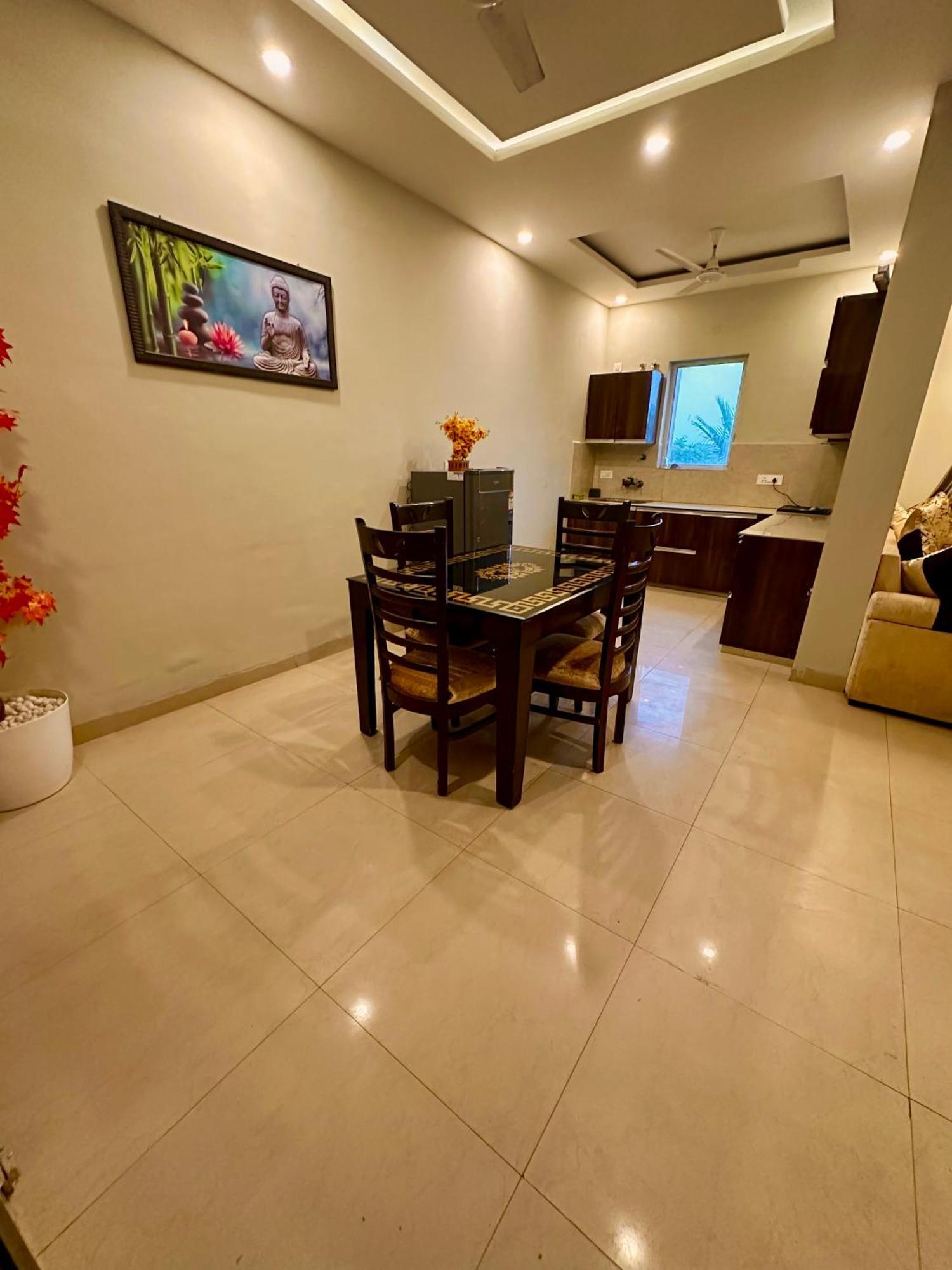 Pearl Grand Boutique Cottage In Omaxe Anandam Vrindavan - #Premium Ac Rooms With Balcony #Big Parking #Lift #Garden #Peaceful Area #Near Prem Mandir #Property Of The Year #Most Awarded Exterior foto