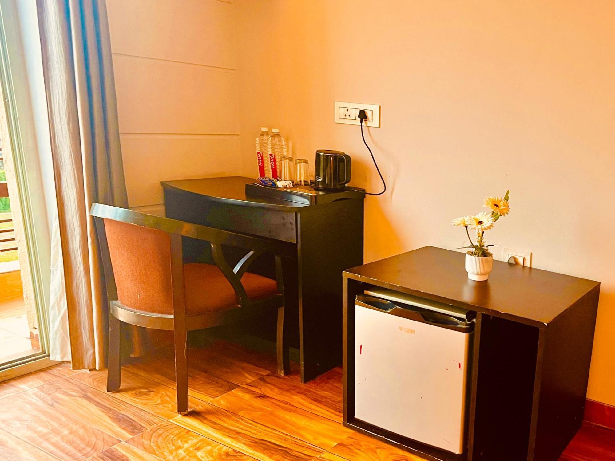 Pearl Grand Boutique Cottage In Omaxe Anandam Vrindavan - #Premium Ac Rooms With Balcony #Big Parking #Lift #Garden #Peaceful Area #Near Prem Mandir #Property Of The Year #Most Awarded Exterior foto